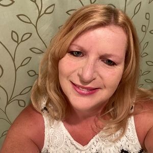 Meet your Posher, Jenn